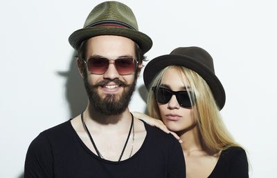 Ținuta într-o singură culoare: 5 moduri de a o personaliza