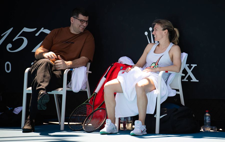 Simona Halep, alături de soțul Toni Iuruc, la un antrenament de la Melbourne / FOTO: Imago-Images Ce influență are Toni Iuruc? Detaliul remarcat la Simona Halep de o mare campioană: „Chiar l-am întrebat și pe Cahill”