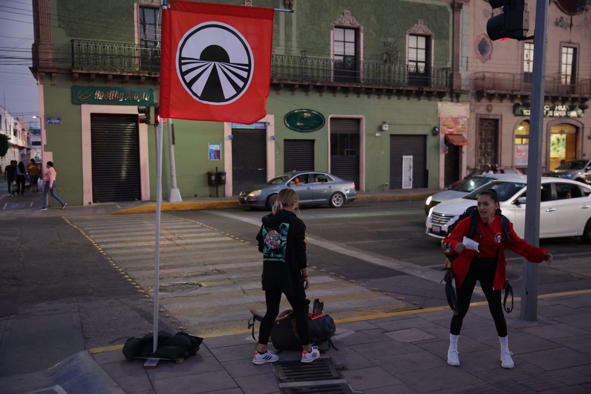 America Express - Larisa Iordache