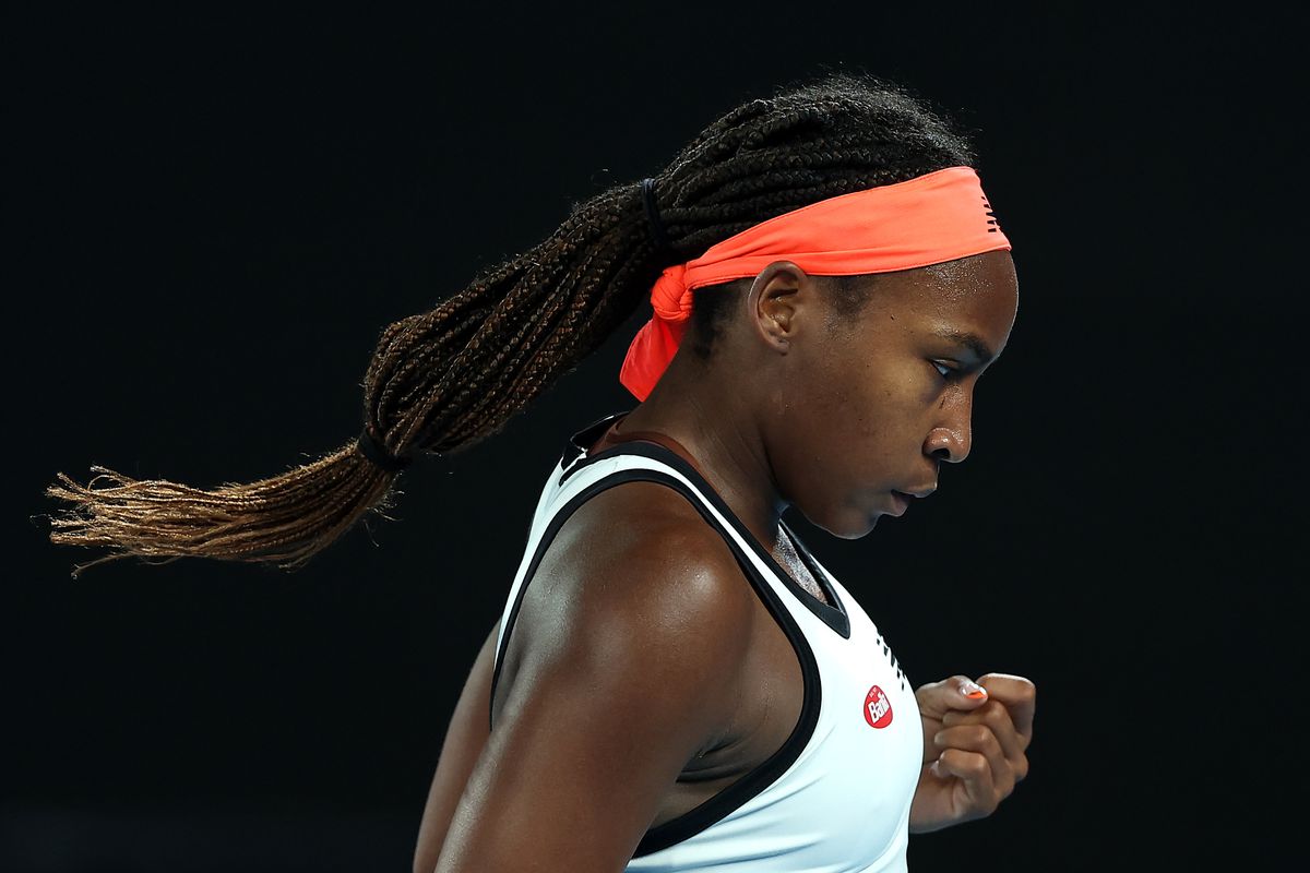 Emma Răducanu, eliminată la Australian Open! A pierdut în două seturi cu Coco Gauff