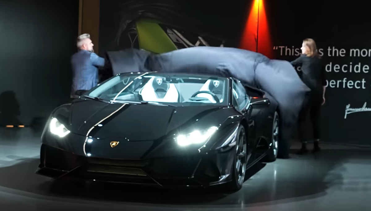 Dorian Popa a cumpărat un Lamborghini Huracan cu o sumă uluitoare! Primire incredibilă la fabrică + cu ce cadouri l-au răsfățat italienii