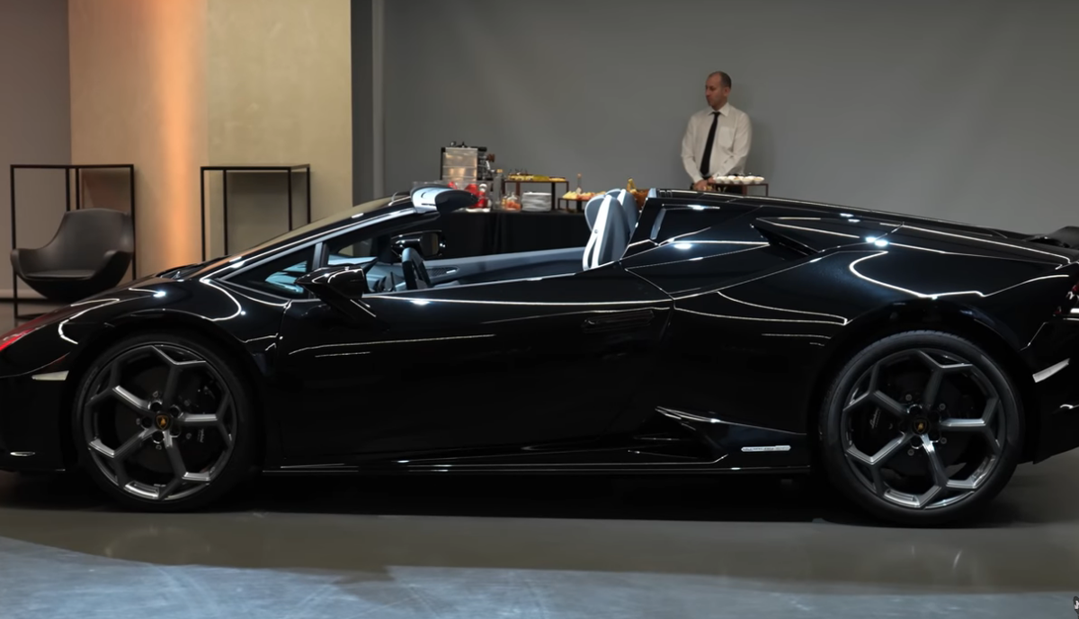 Dorian Popa a cumpărat un Lamborghini Huracan cu o sumă uluitoare! Primire incredibilă la fabrică + cu ce cadouri l-au răsfățat italienii