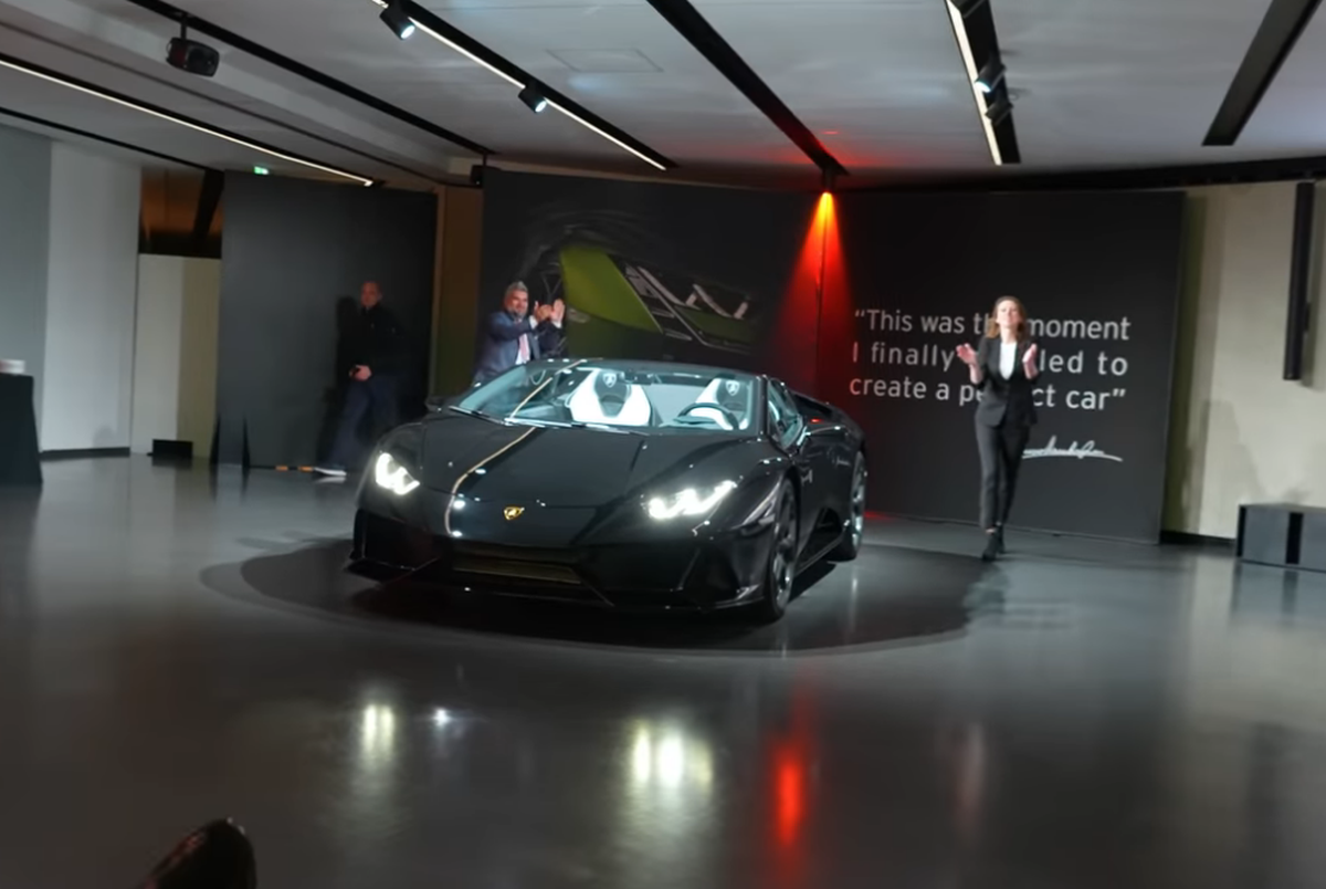 Dorian Popa a investit 300.000 de euro într-un spectaculos Lamborghini Huracan