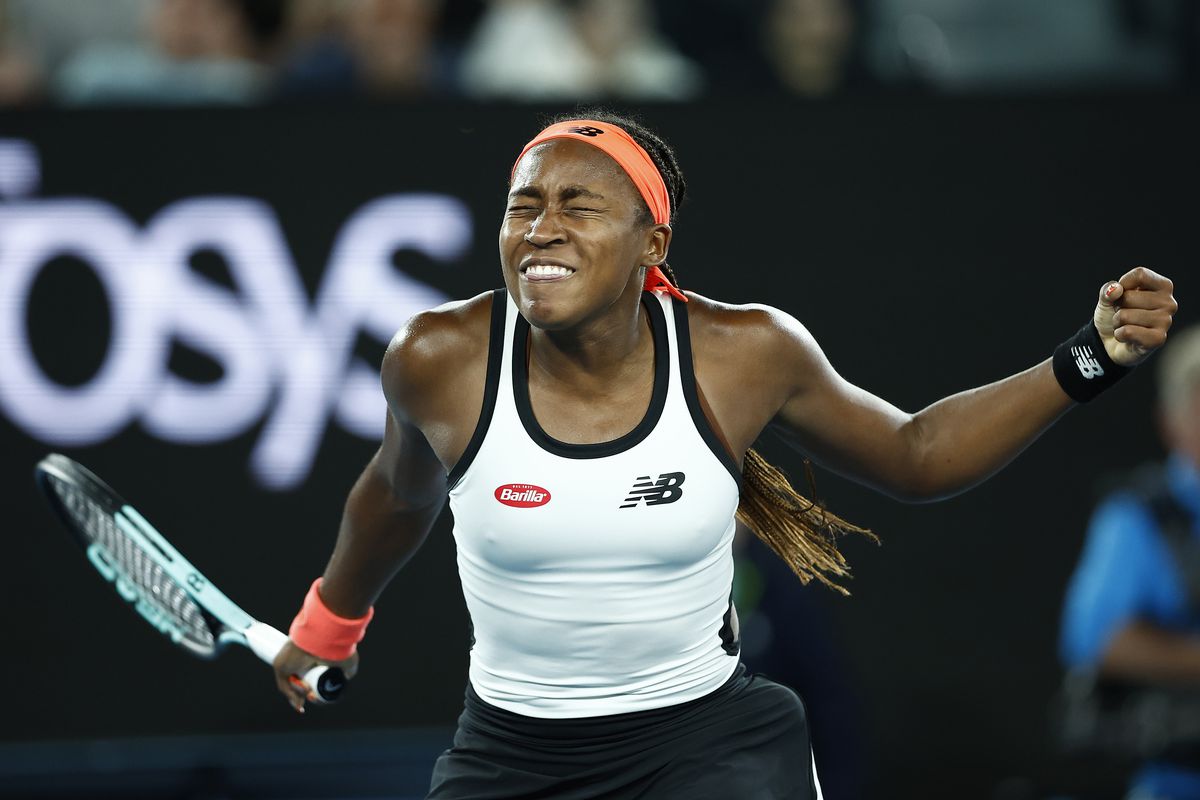 Emma Răducanu, eliminată la Australian Open! A pierdut în două seturi cu Coco Gauff