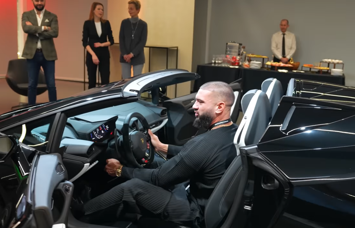 Dorian Popa a investit 300.000 de euro într-un spectaculos Lamborghini Huracan