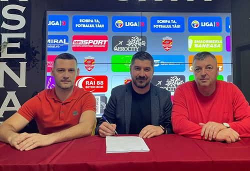 Gabriel Manu (41 de ani), antrenorul care și-a strigat nemulțumirea într-un interviu acordat Gazetei în urmă cu o săptămână, a fost prezentat la CS Tunari, în Liga 3.
