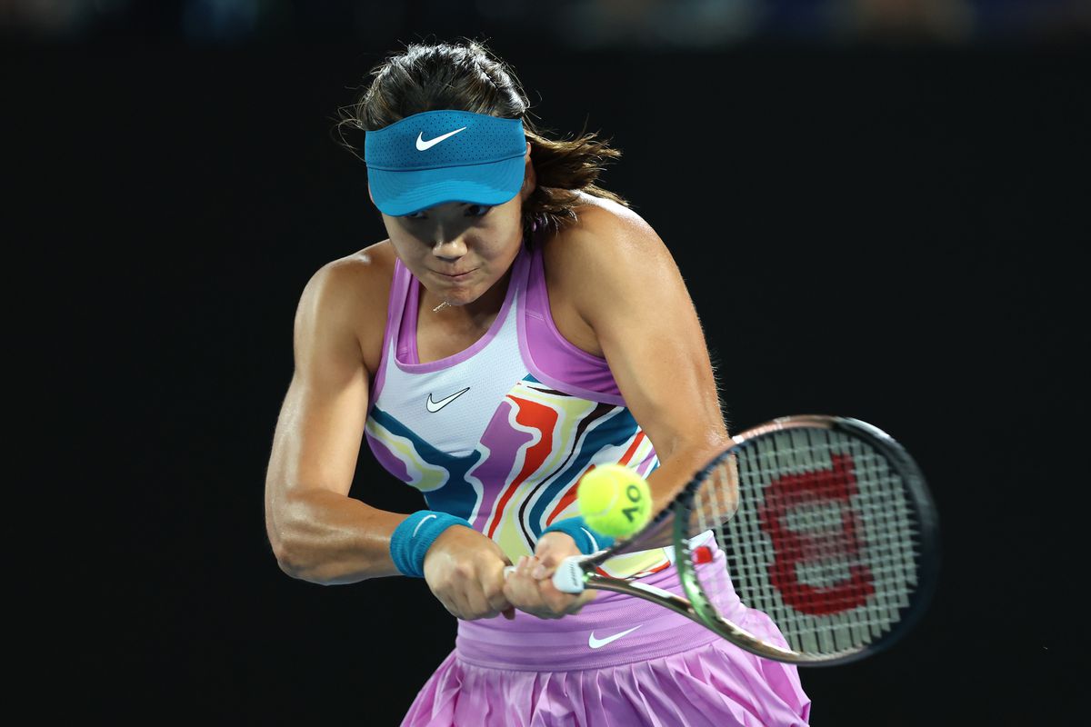 Emma Răducanu, eliminată la Australian Open! A pierdut în două seturi cu Coco Gauff