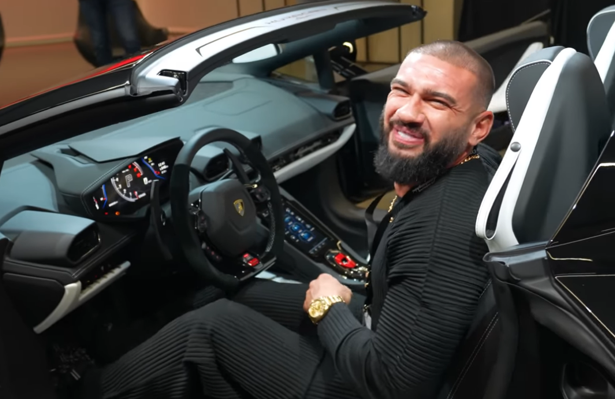 Dorian Popa a cumpărat un Lamborghini Huracan cu o sumă uluitoare! Primire incredibilă la fabrică + cu ce cadouri l-au răsfățat italienii