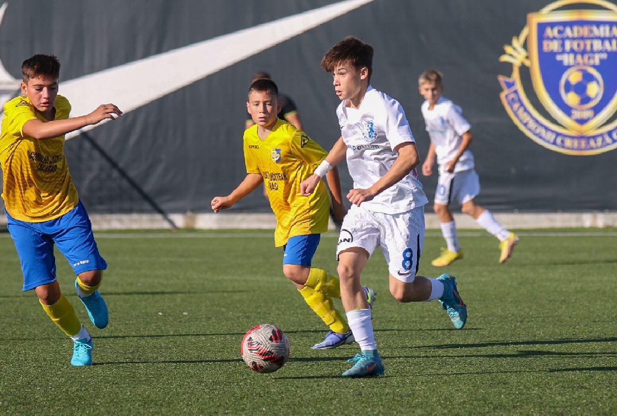 Alt fiu de fotbalist celebru la „Academia Hagi” » Tatăl său e triplu campion cu Dinamo