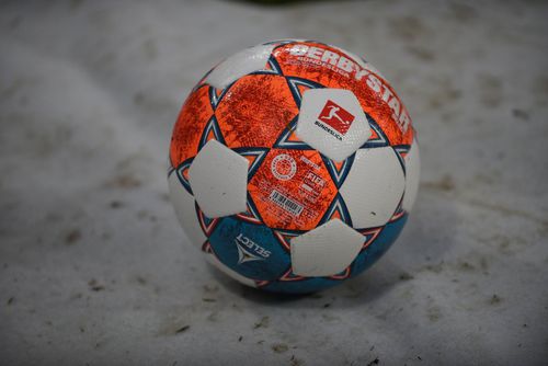 Fotbalul, învins de zăpadă // Foto: Imago