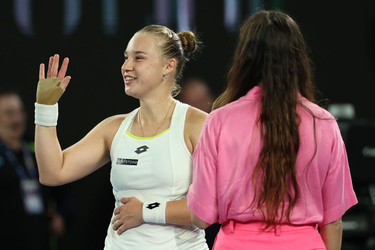Înfruntare EPICĂ la Australian Open » Elena Rybakina a ratat 6 mingi de meci, în cel mai lung tiebreak din istoria Grand Slamurilor!