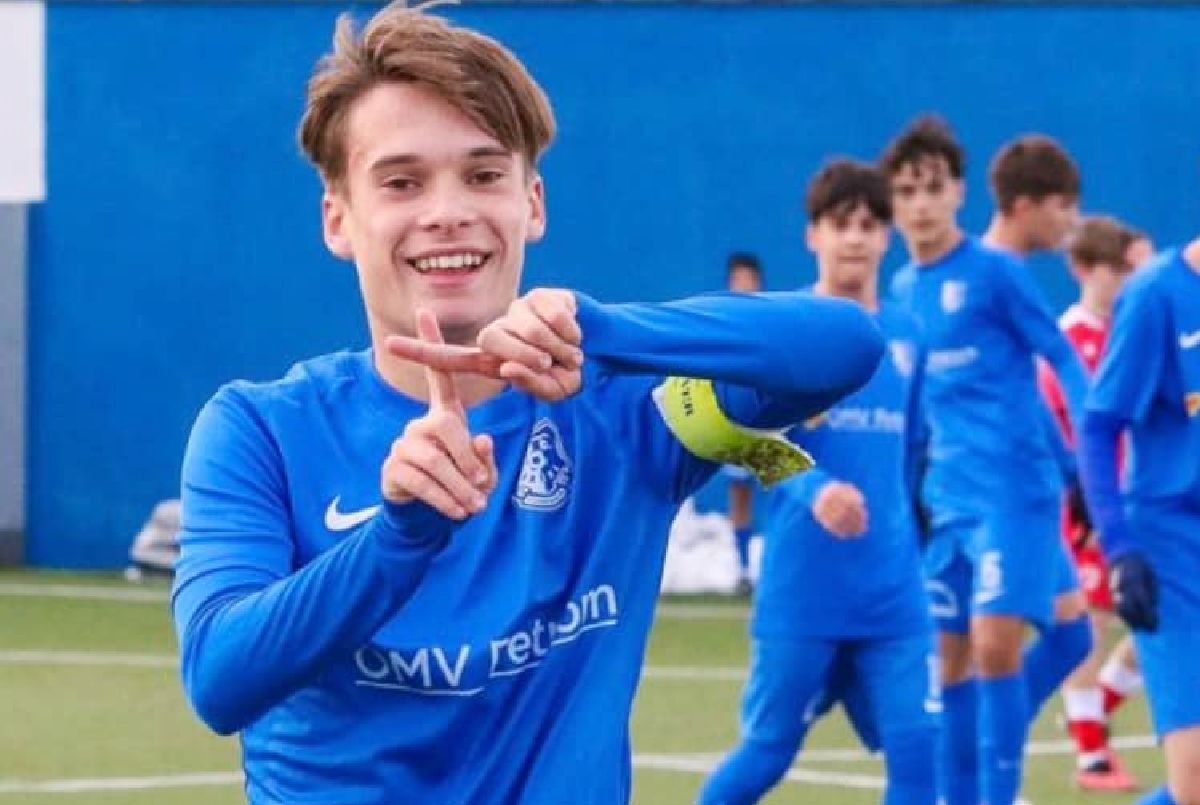 Alt fiu de fotbalist celebru la „Academia Hagi” » Tatăl său e triplu campion cu Dinamo