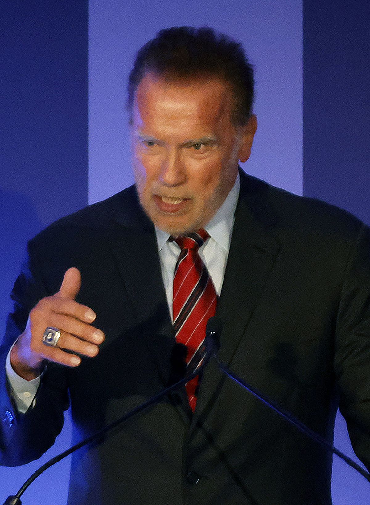 Arnold Schwarzenegger s-ar fi dopat cu steroizi din România: „A folosit Naposim făcut la Cluj”