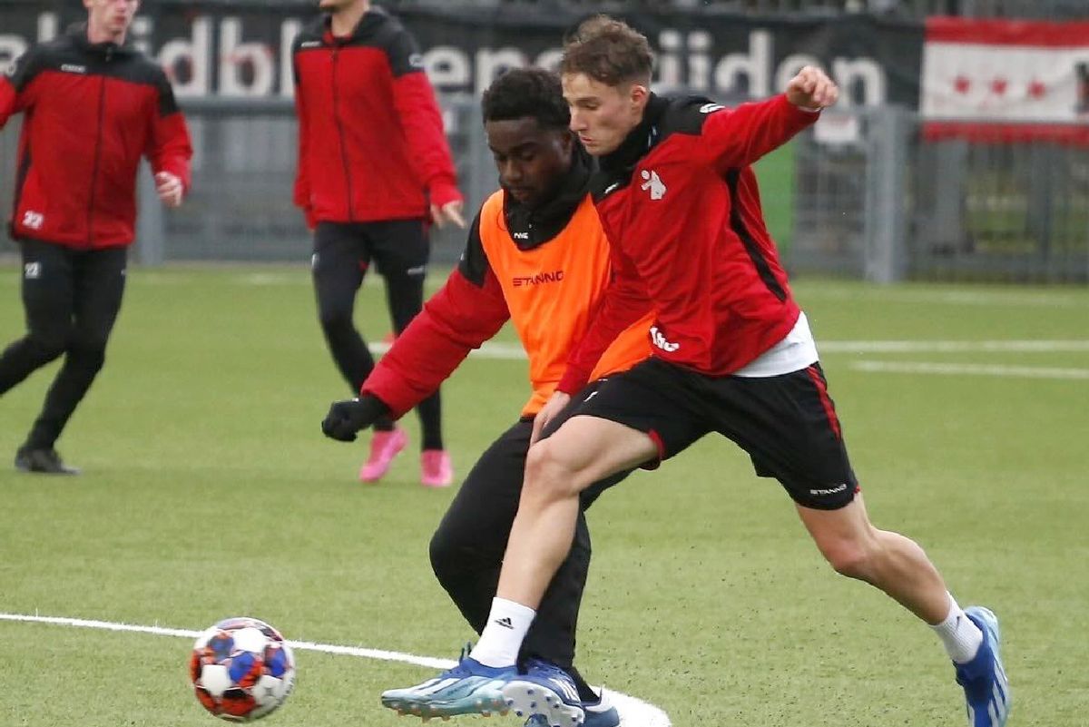 Campion național, un fotbalist român a dat iarna aceasta probe la o echipă de tradiție din Olanda: „Au insistat să rămân, dar sunt cu Bacalaureatul, cu studiul”