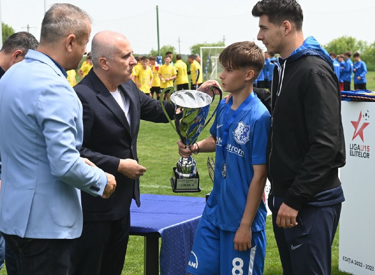 Alt fiu de fotbalist celebru la „Academia Hagi” » Tatăl său e triplu campion cu Dinamo