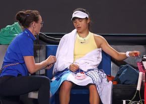 Eliminată de la Australian Open, Emma Răducanu a făcut dezvăluiri de impact la conferință: „Brusc, mi s-a făcut rău. Am și vomitat”