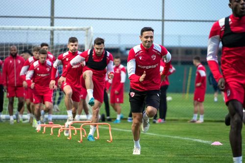 Fotbaliștii lui Dinamo, foto: Facebook