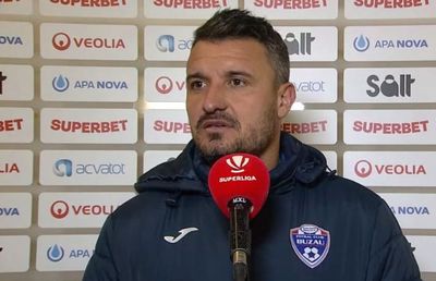 Constantin Budescu, prima reacție după ce a vrut să își scoată colegii de pe teren » Atac virulent: „Dacă mă iei la mișto, nu mai are rost să stau pe teren!”