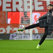Lukas Zima, încălzire la pauza meciului FCSB - Hermannstadt 1-1. Foto: Eduard Vînătoru