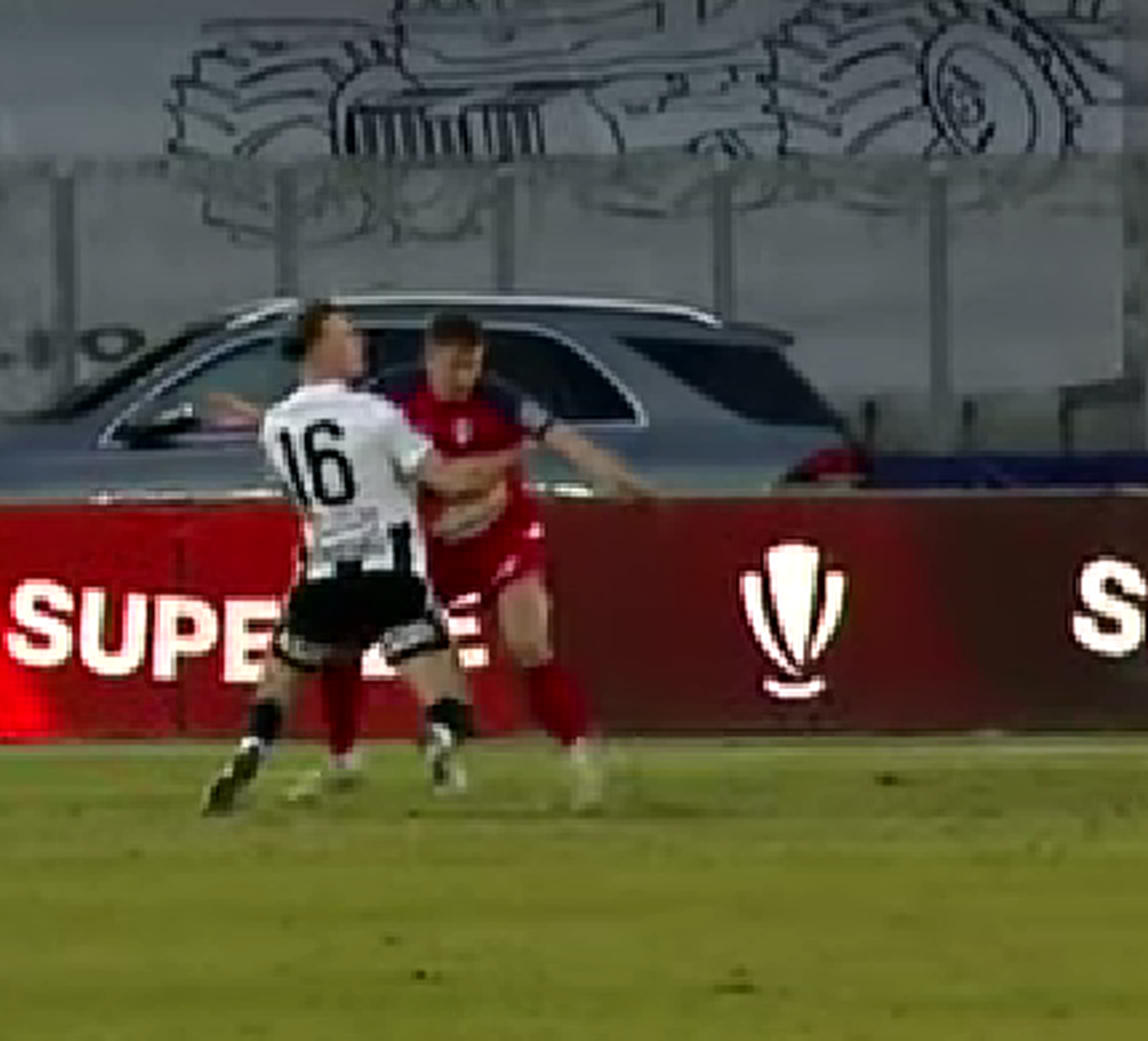 Duelul dintre Ișfan și Van der Werff, care a decis meciul U Cluj - Gloria Buzău