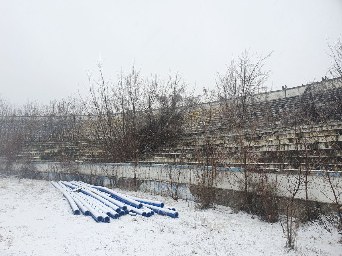 Ruină stadion Bacău - decembrie 2024