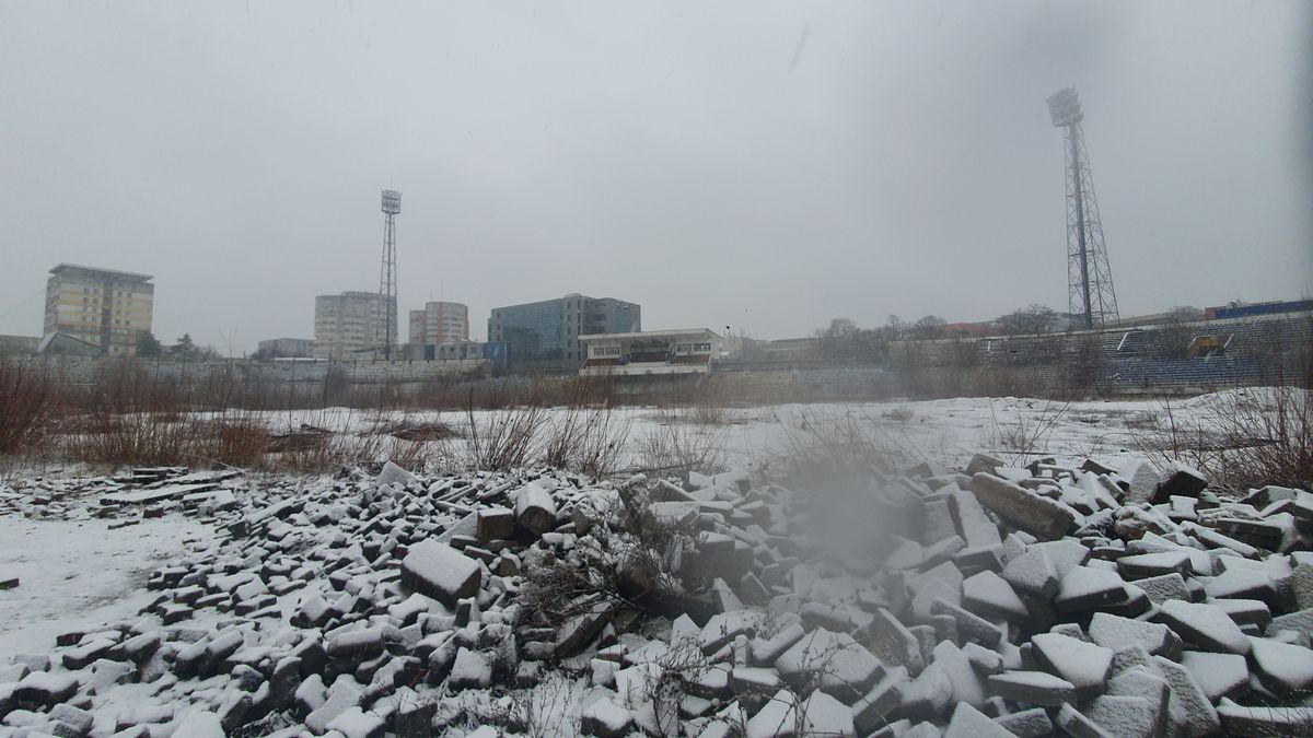 Ruină stadion Bacău - decembrie 2024
