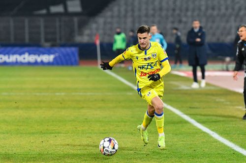 Mihnea Rădulescu (19 ani), aripa dreptă de la Petrolul,a spus că este foarte fericit că are ocazia să fie antrenat de Adrian Mutu. La debutul antrenorului, ploieștenii au remizat pe terenul celor de la Oțelul, scor 0-0.