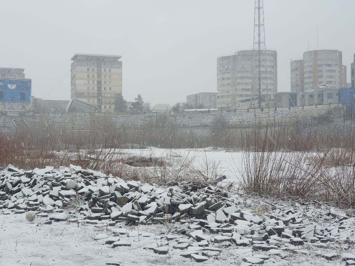 Ruină stadion Bacău - decembrie 2024