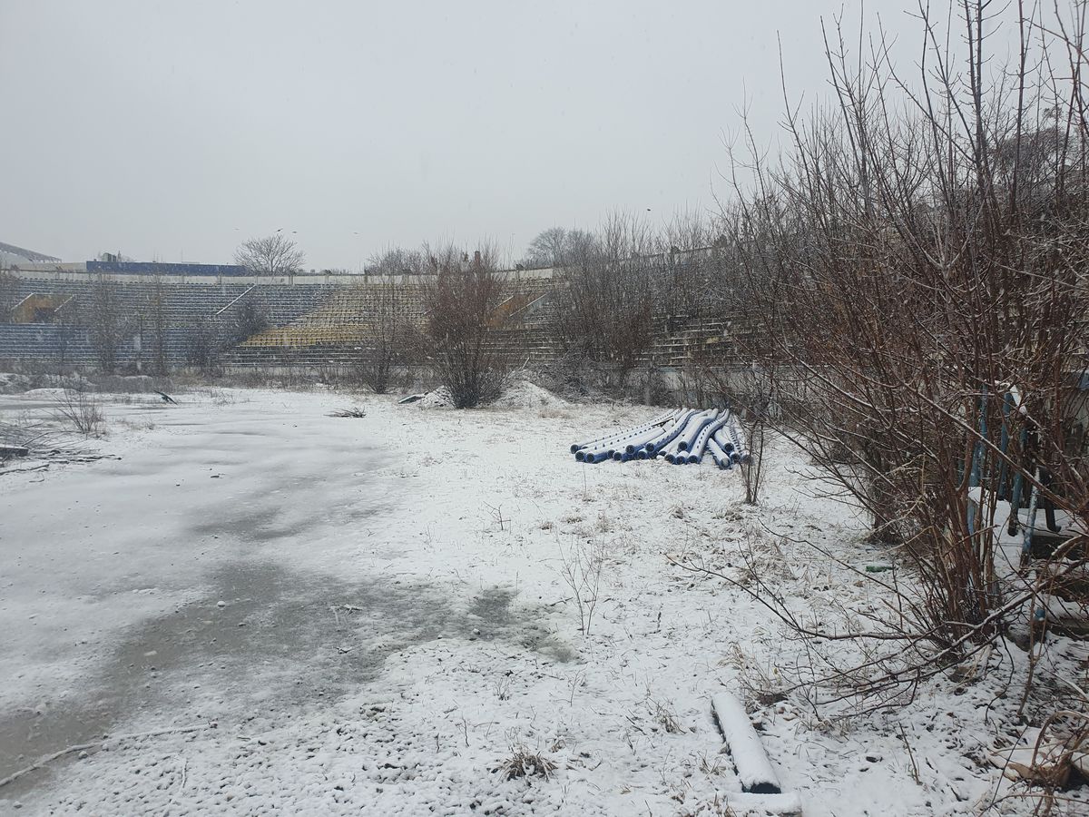 Ruină stadion Bacău - decembrie 2024