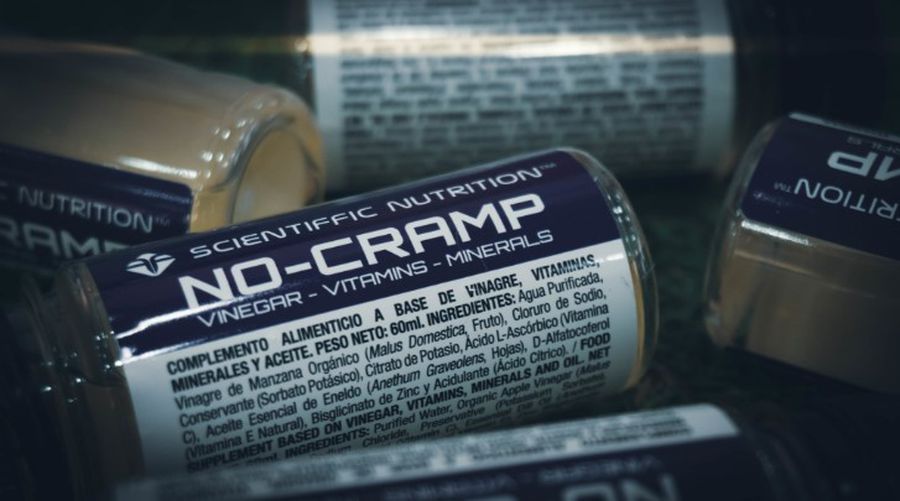 Așa arată produsul NO-CRAMP, pe bază de oțet de mere, care elimină rapid problemele musculare Real Madrid a folosit poțiunea miraculoasă care alungă instant crampele musculare » O folosesc cicliștii și jucătorii de padel