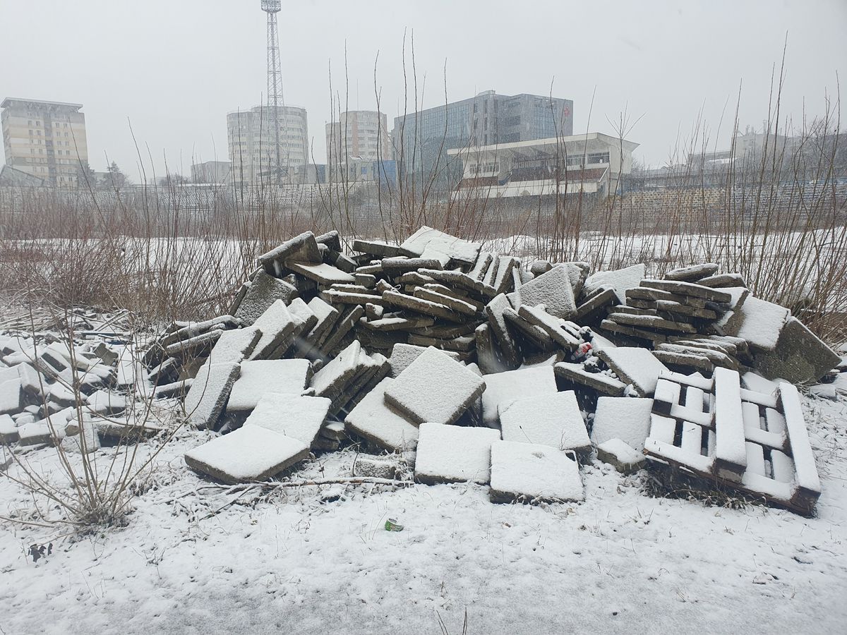 Ruină stadion Bacău - decembrie 2024