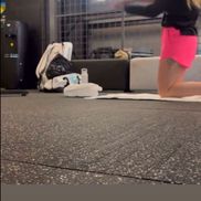 Elina, la încălzire, sărbătorind triumful lui Gael