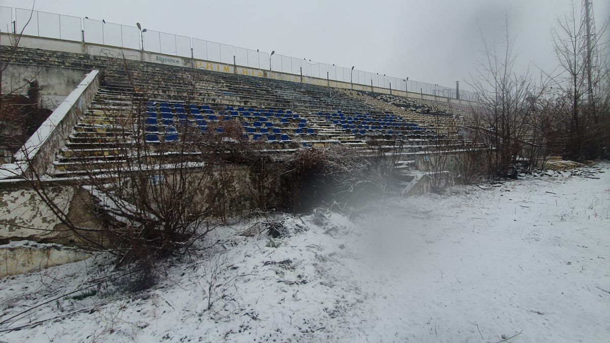 Ruină stadion Bacău - decembrie 2024