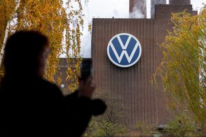 Imperiul sub asediu: chinezii vor fabricile din Germania la care renunță Volkswagen