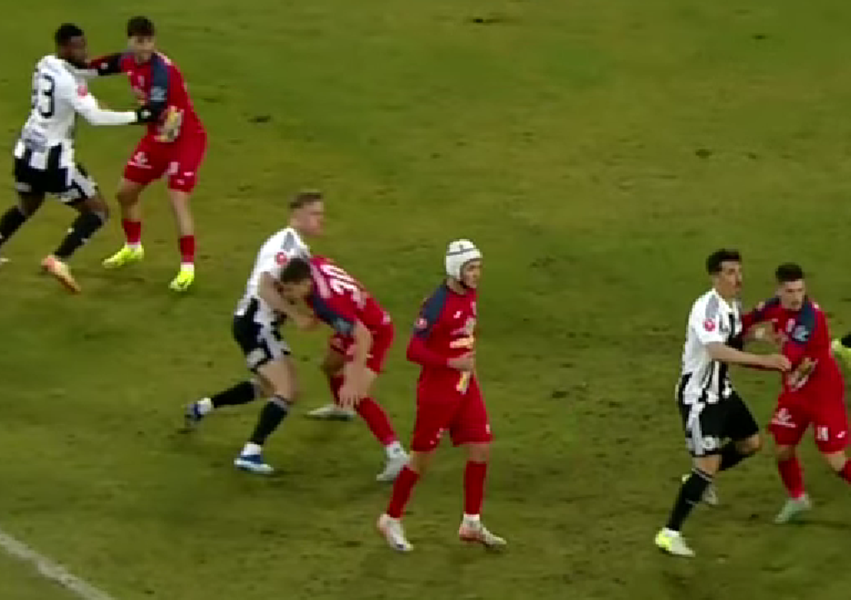 Duelul dintre Ișfan și Van der Werff, care a decis meciul U Cluj - Gloria Buzău