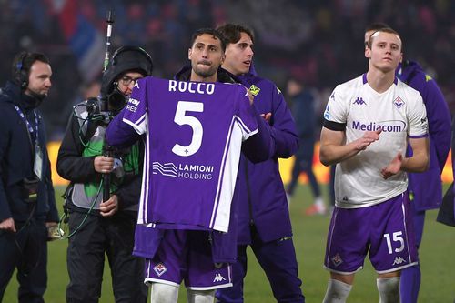 Fiorentina, victorie de suflet pe terenul Bolognei, în memoria celui care a fost Rocco Commisso // FOTO: Getty Images