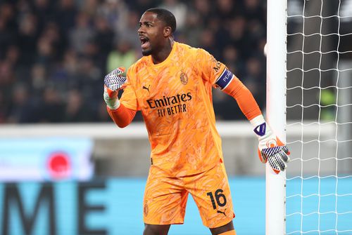 Mike Maignan încă nu a acceptat oferta lui Milan și ar putea pleca liber în vară // FOTO: Getty Images