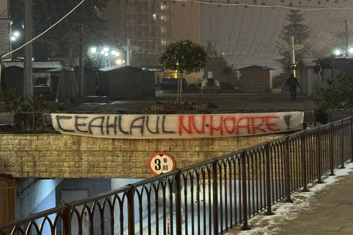 Echipa de tradiție este aproape de desființare, iar fanii au răbufnit: „Două giratorii – sute de milioane / În timp ce sportul local moare!”