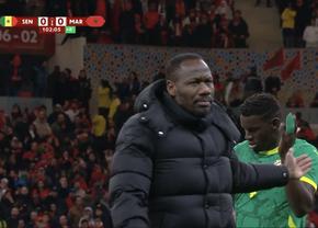 Scene INCREDIBILE în Senegal - Maroc, finala Cupei Africii pe Națiuni » Meci întrerupt, echipă scoasă și revenită pe teren! Penalty-ul de la ultima fază, RATAT cu o „scăriță” jenantă