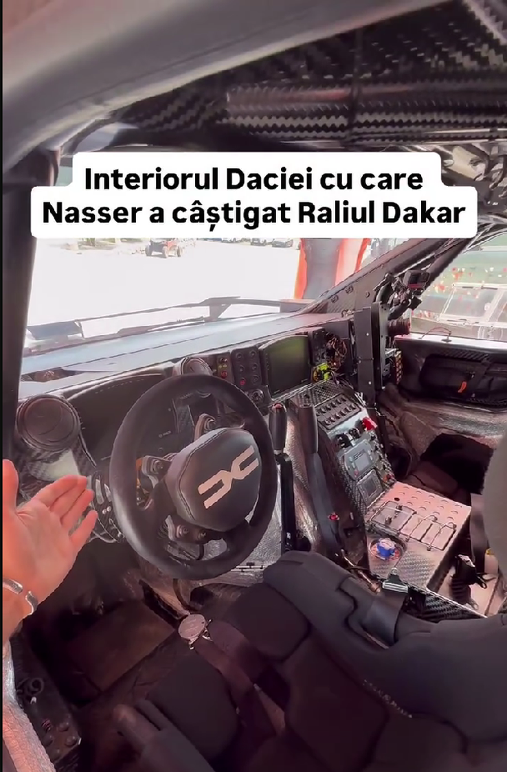 Cum arată interiorul Daciei care a scris istorie la Dakar // Capturi FOTO: Facebook - @Bogdan Mirica