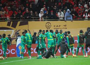 Senegal câștigă finala pe care o ABANDONASE în minutul 90+7 » Ultim act incredibil la Cupa Africii