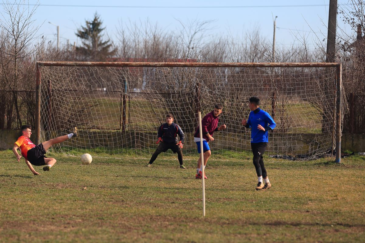 Puștiul-minune de la FCSB ratează iarăși naționala! De ce nu-l va lăsa Gigi Becali să dea curs convocării de la FRF