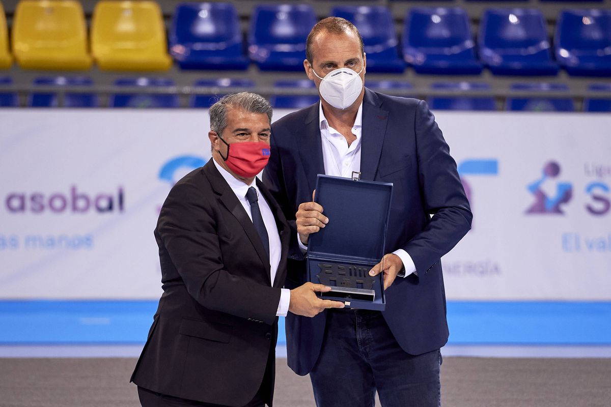 Dinamo dă lovitura! Noul manager e un jucător care a scris istorie la Barcelona