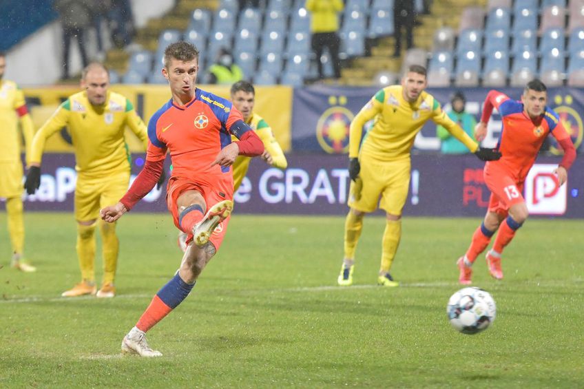 În tur, la CS Mioveni - FCSB, Florin Tănase a executat penalty-ul roș-albaștrilor // foto: Imago Images