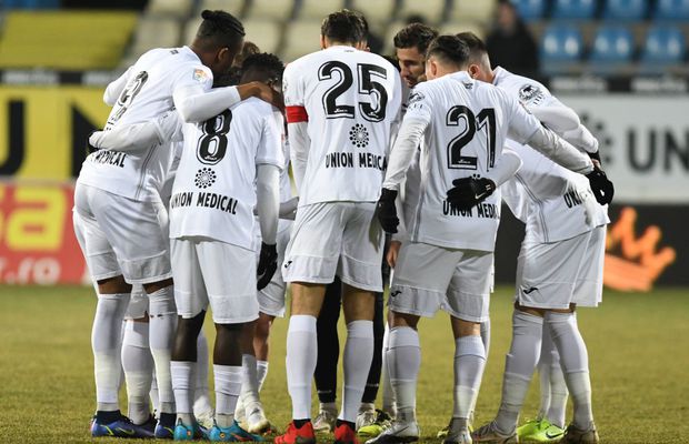 Suporterii lui Gaz Metan își strigă disperarea: „Un milion de euro a intrat în conturi. Pe ce s-a cheltuit?”