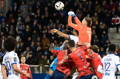 Auxerre, cu Ionuț Radu în poartă, a câștigat cu Lyon, scor 2-1, în etapa #24 din Ligue  1/ foto Imago Images