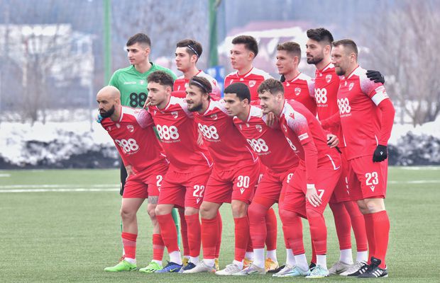 Dinamo caută soluții pentru a putea vinde produse de marketing: „Contul la Macron e blocat total. Vor doar plăți anticipate de-acum” + Ce sponsori au apărut