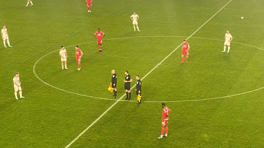 Dinamo - Oțelul 3-1 » Roșu aprins, Dinamo se ridică! Trupa lui Kopic a neutralizat-o și pe Oțelul. Cronica și notele date de Cristian Geambașu