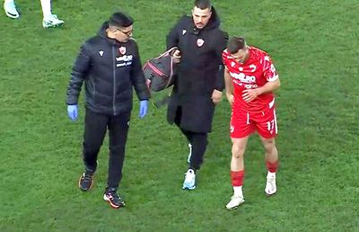 Au căzut pe capete » Patru jucători s-au „rupt” în Dinamo - Oțelul