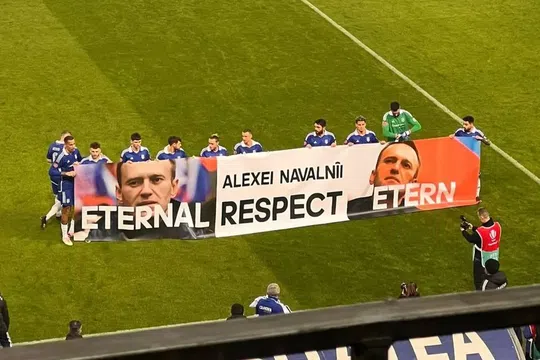 Momentul de reculegere din startul meciului FCU Craiova - CFR Cluj, 1-3 / Foto: GSP